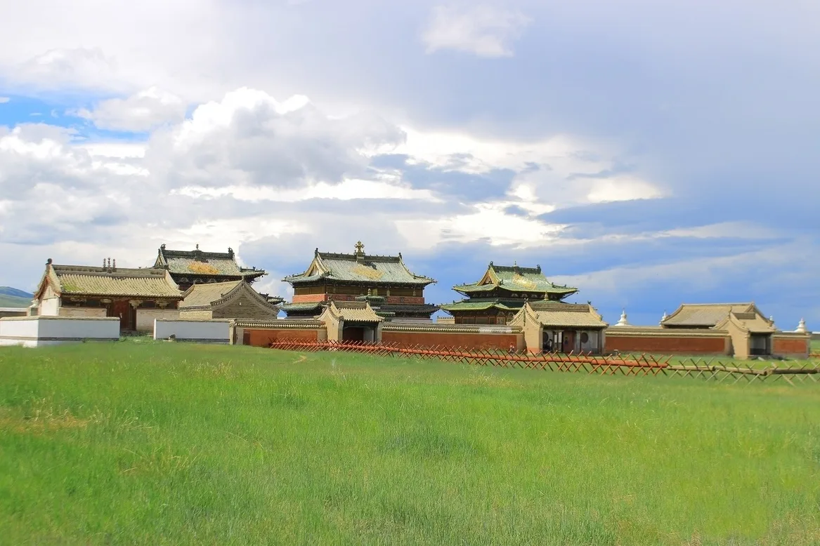 Mongolia: Il Fascino Del Gobi e Della Vita Nomade